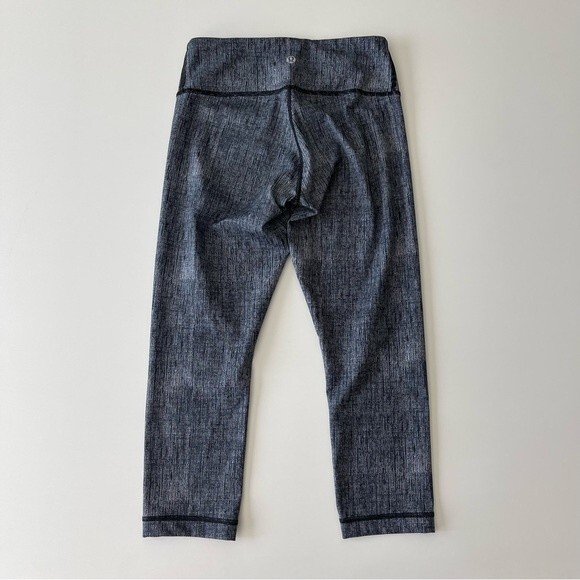 Lululemon Wunder Under Crop Full-On Luxtreme Size 4 - Picture 6 of 13